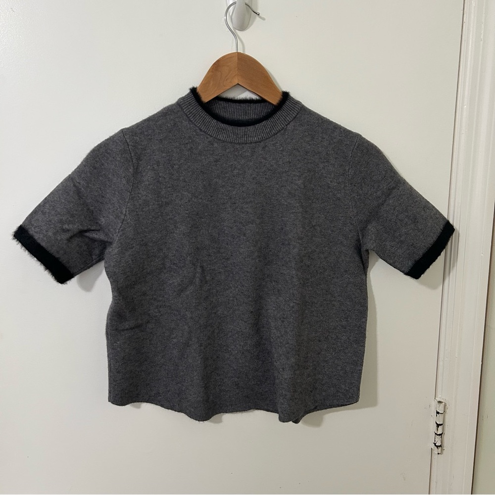 Zara Gray and Black Knit Short Sleeve Top | Size Small